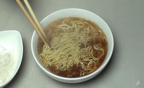 麺と馴染ます