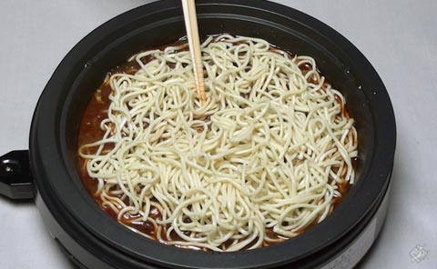 麺を入れる