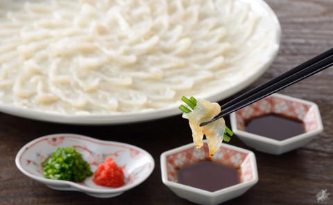 薬味とふぐ刺し