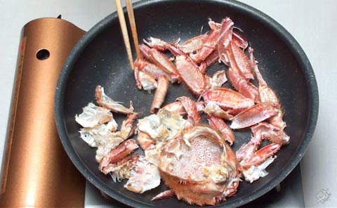 カニの殻出汁の取り方 レシピ 美味しい出汁の作り方 ふるさと産直村
